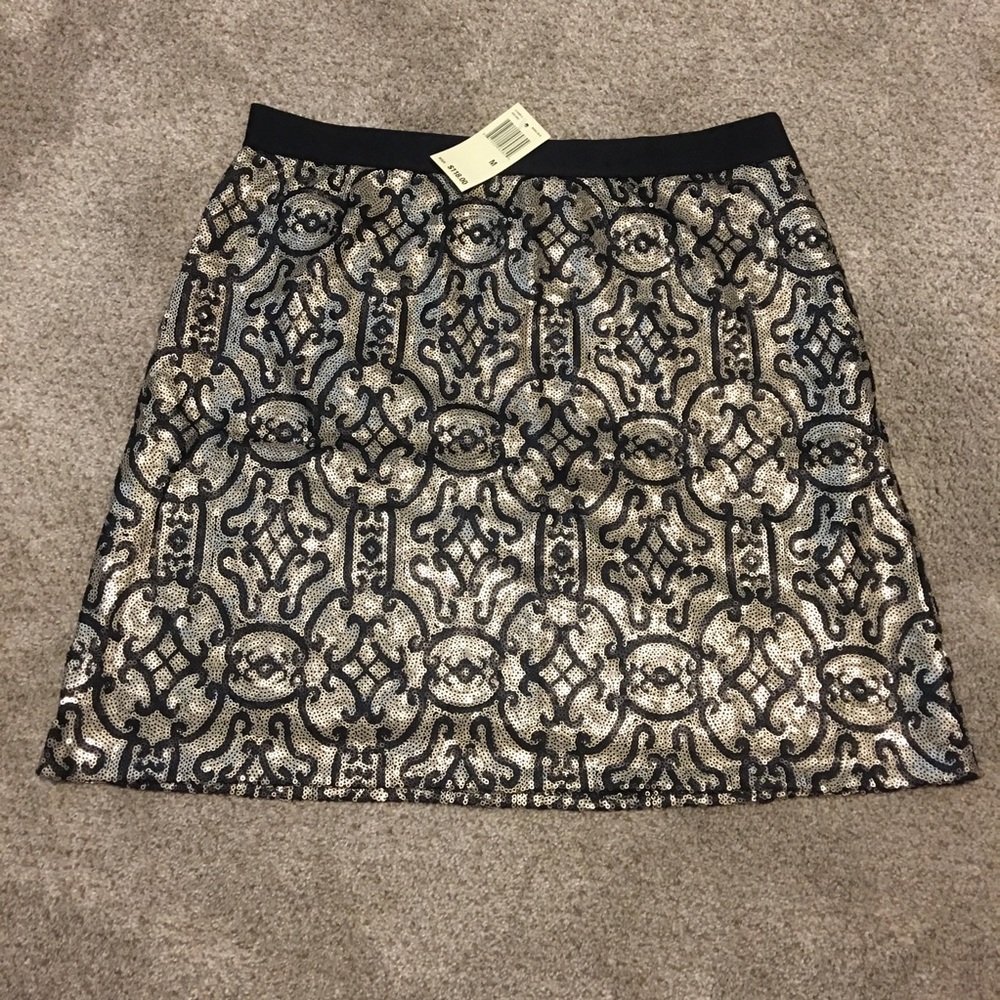 Sequined Max Studio M - NWT